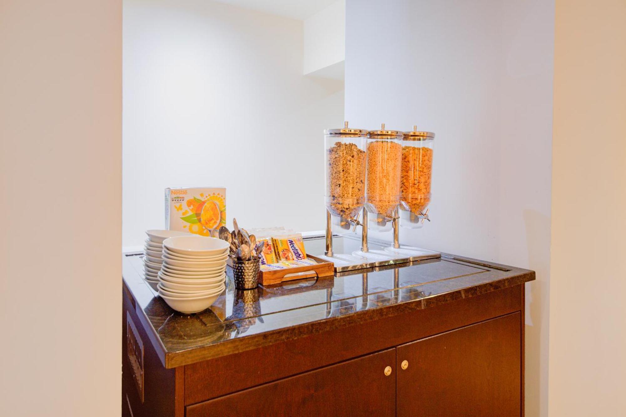 Belvilla Newport City Centre Hotel - Lifestyle エクステリア 写真