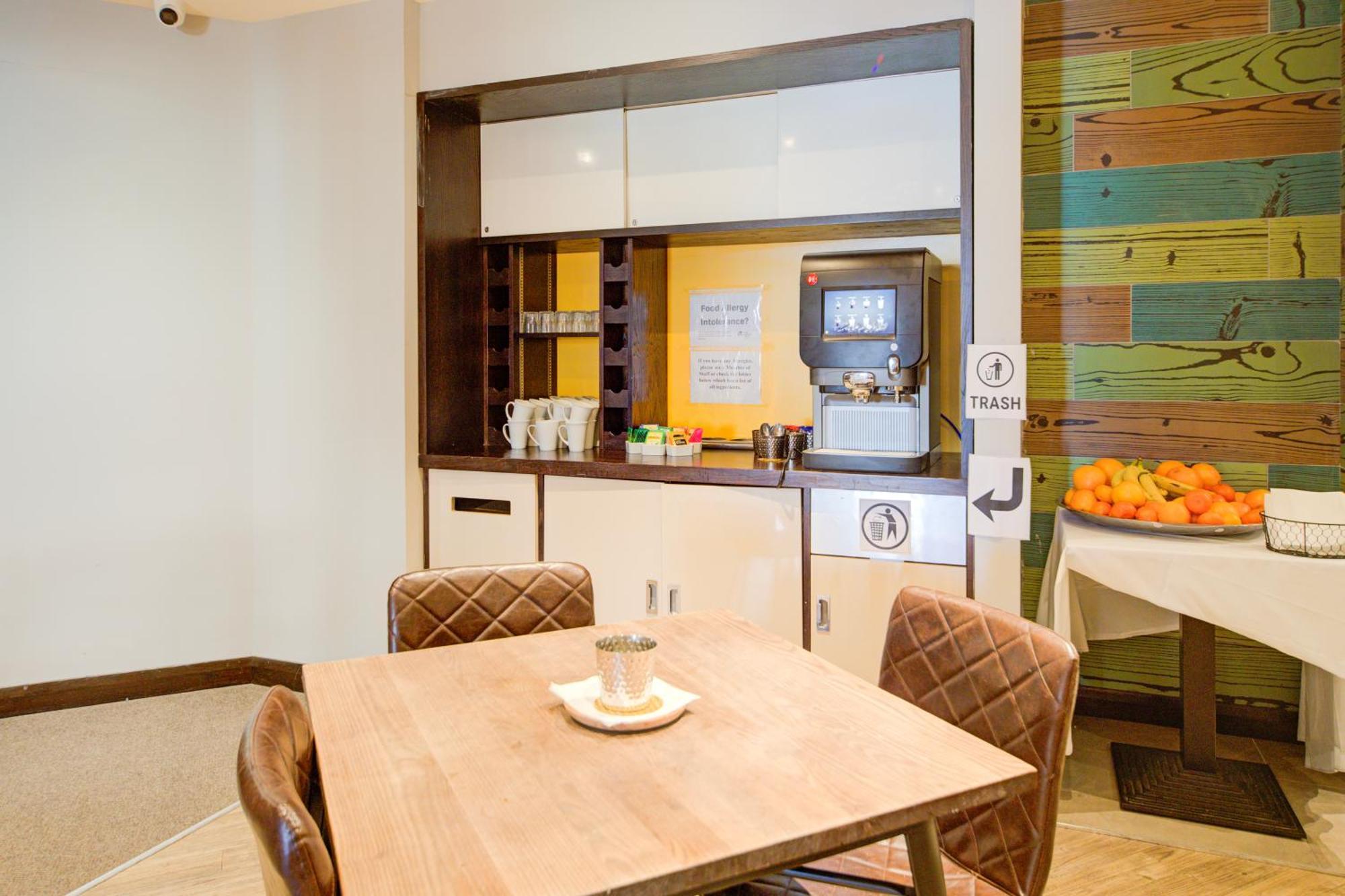 Belvilla Newport City Centre Hotel - Lifestyle エクステリア 写真