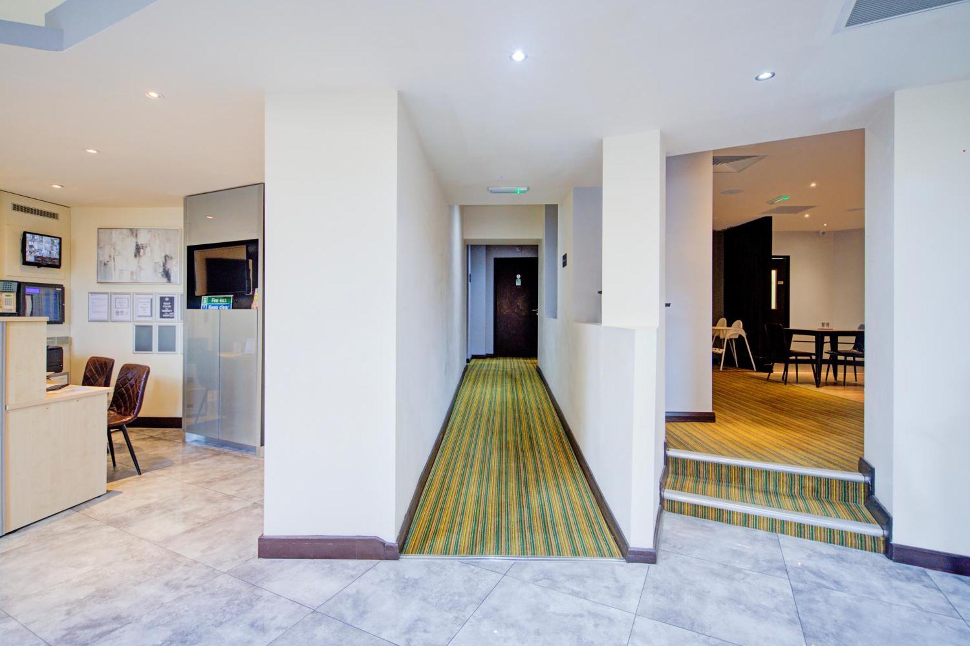 Belvilla Newport City Centre Hotel - Lifestyle エクステリア 写真