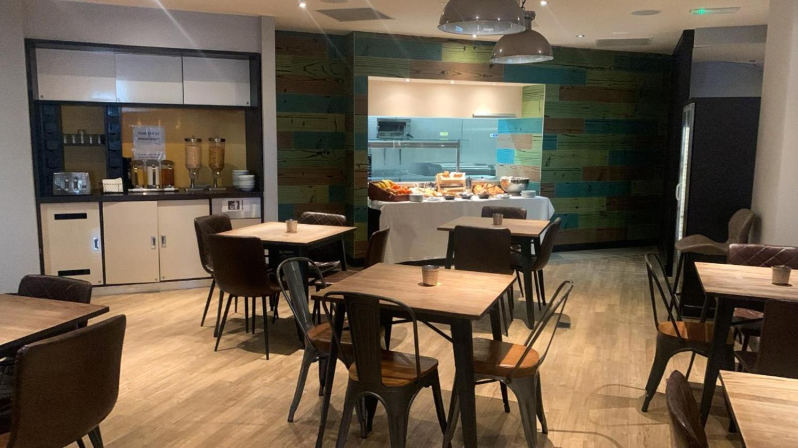 Belvilla Newport City Centre Hotel - Lifestyle エクステリア 写真